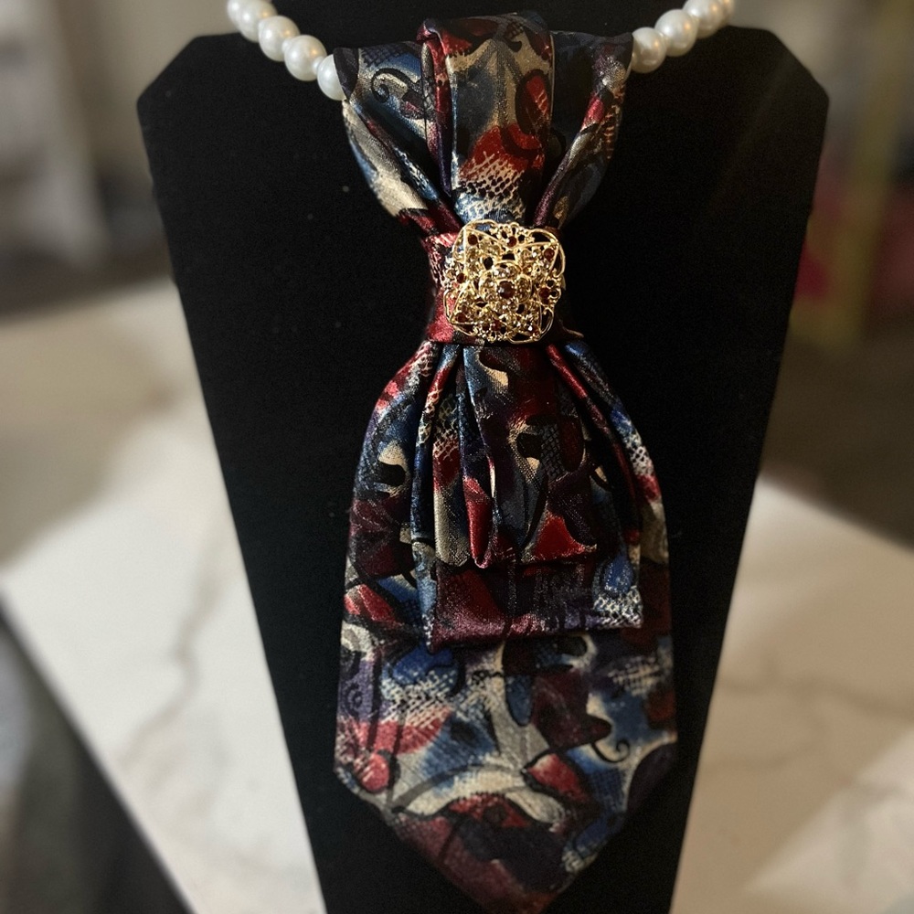 Elegant Multicolor Silk tie Necklace with Gold Brooch